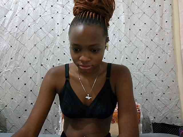 petite-maya webcam