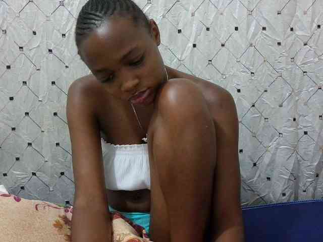 petite-maya webcam