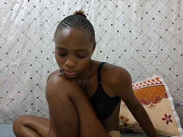 petite-maya webcam