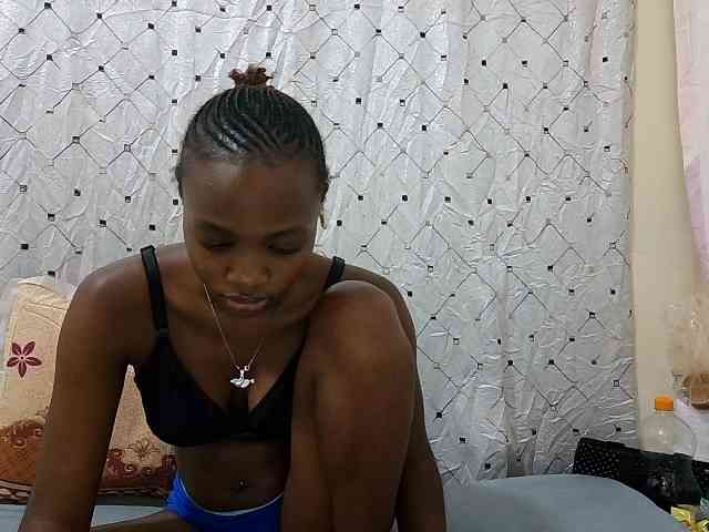 petite-maya webcam