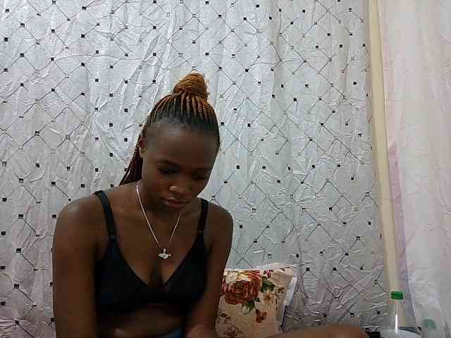 petite-maya webcam