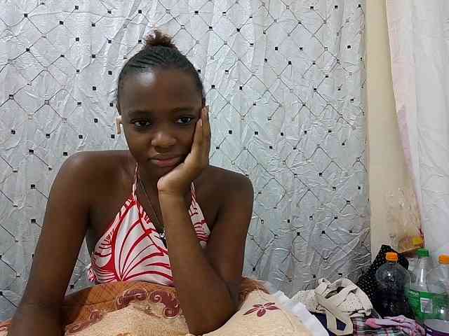petite-maya webcam