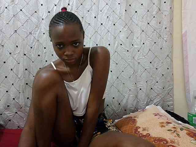 petite-maya webcam
