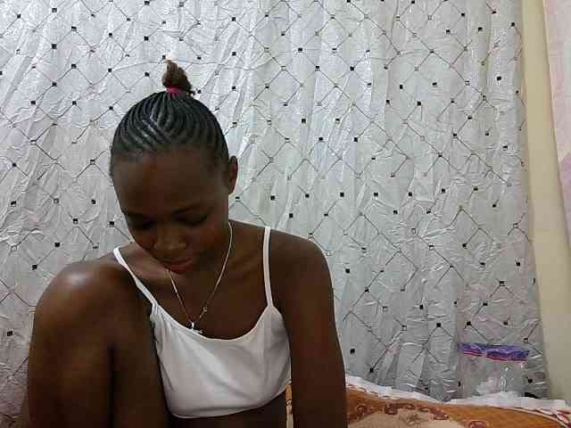 petite-maya webcam