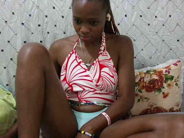 petite-maya webcam