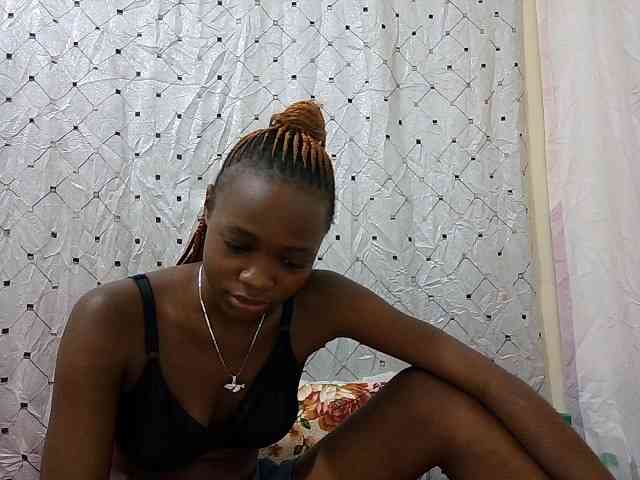 petite-maya webcam