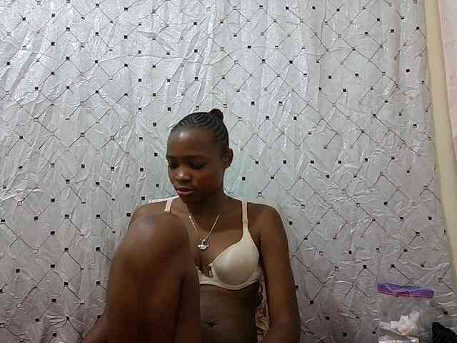 petite-maya webcam