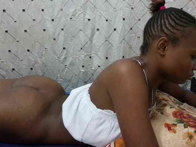 petite-maya webcam