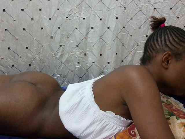 petite-maya webcam