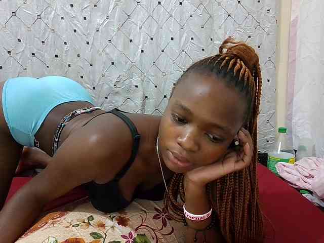 petite-maya webcam
