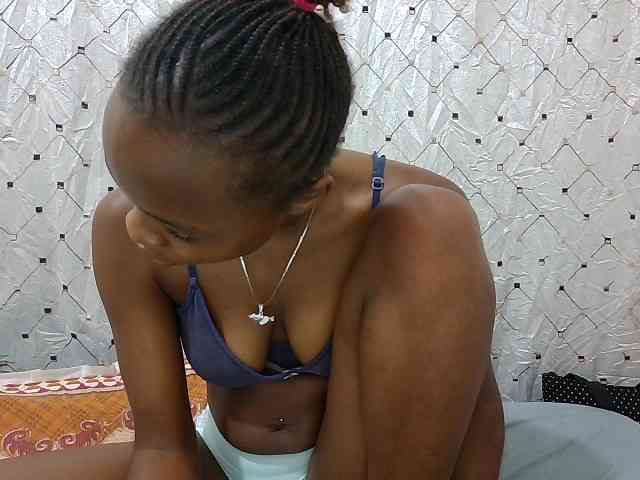 petite-maya webcam