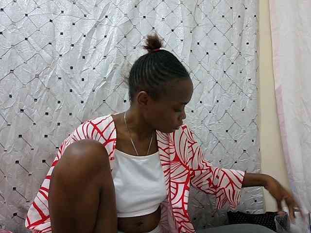 petite-maya webcam