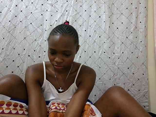 petite-maya webcam