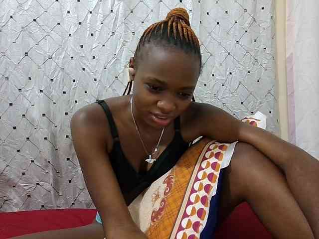 petite-maya webcam