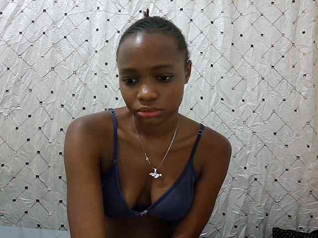 petite-maya webcam