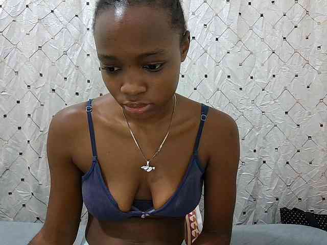 petite-maya webcam