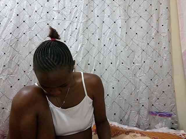 petite-maya webcam