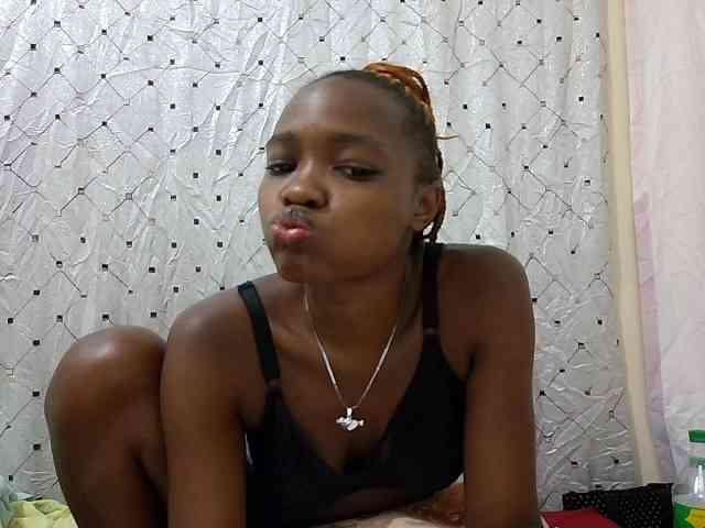 petite-maya webcam