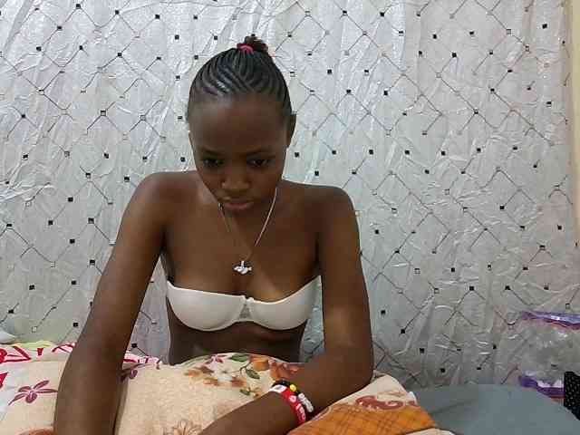 petite-maya webcam
