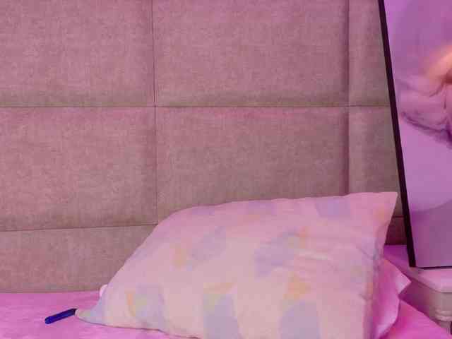 DoollyRosee webcam