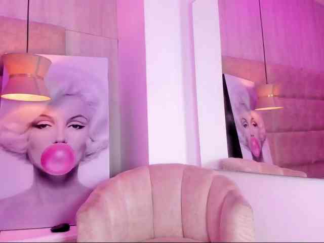 DoollyRosee webcam