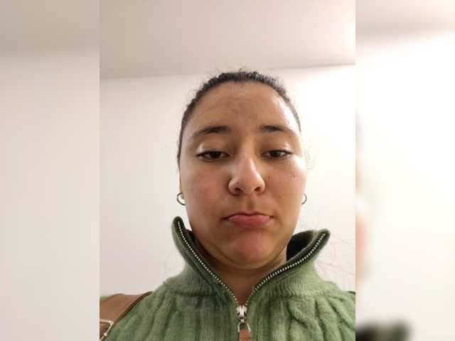 Marcela-5's BongaCams show and profile