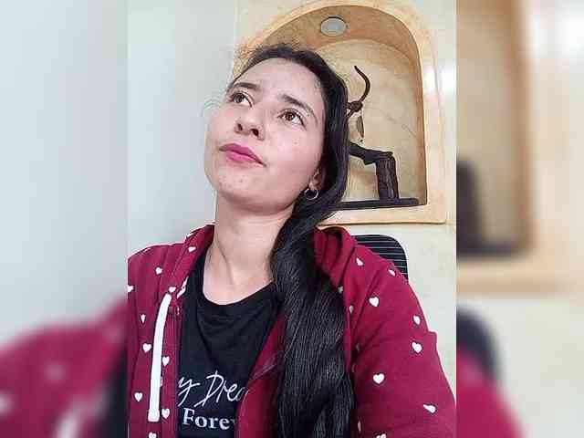 Marcela-5 webcam