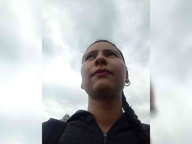 Marcela-5 webcam