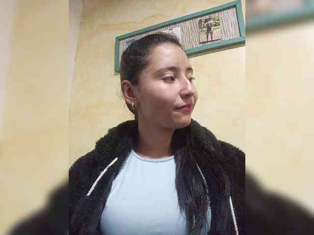 Marcela-5 webcam