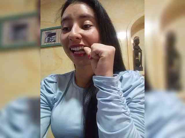 Marcela-5 webcam