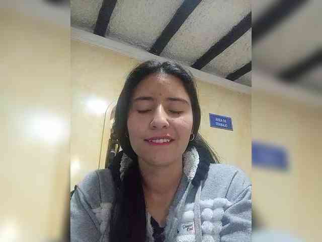 Marcela-5 webcam