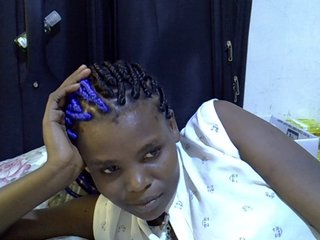 Cute-aliyah's Live Webcam
