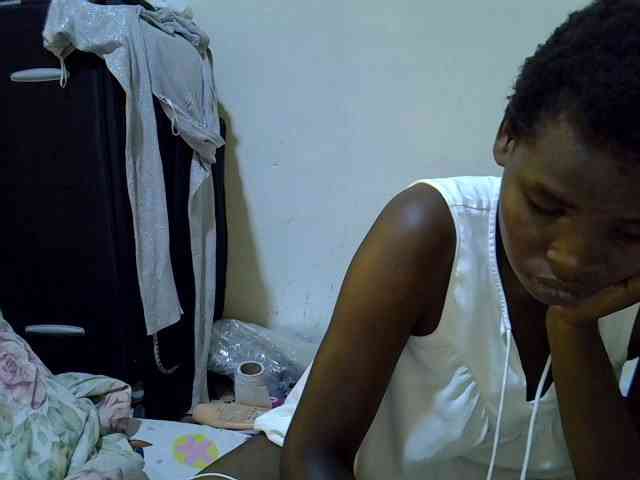Cute-aliyah webcam