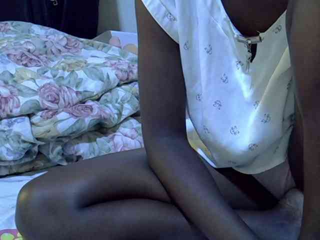Cute-aliyah webcam