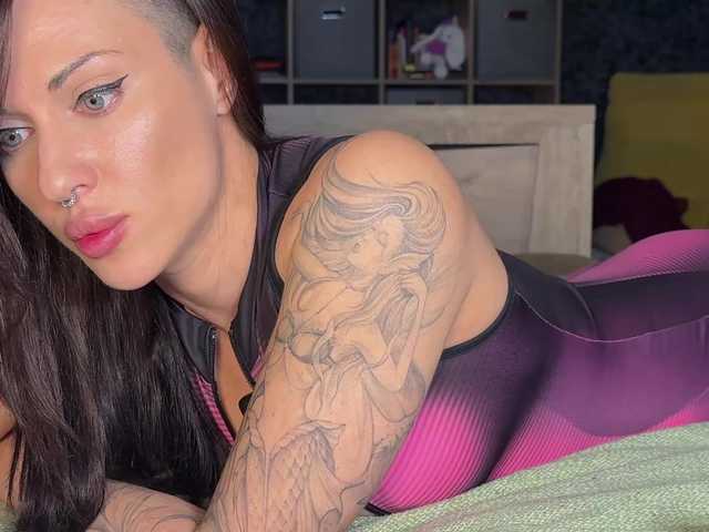 charmingaura1's BongaCams show and profile