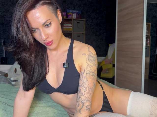 charmingaura1's BongaCams show and profile