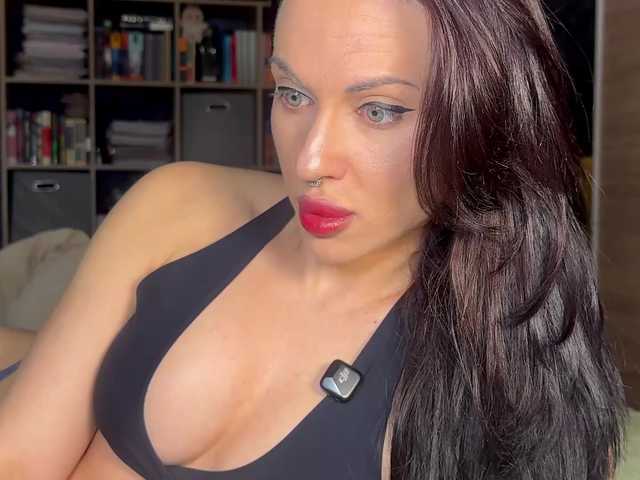 charmingaura1's BongaCams show and profile