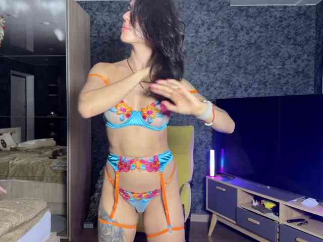 charmingaura1 webcam