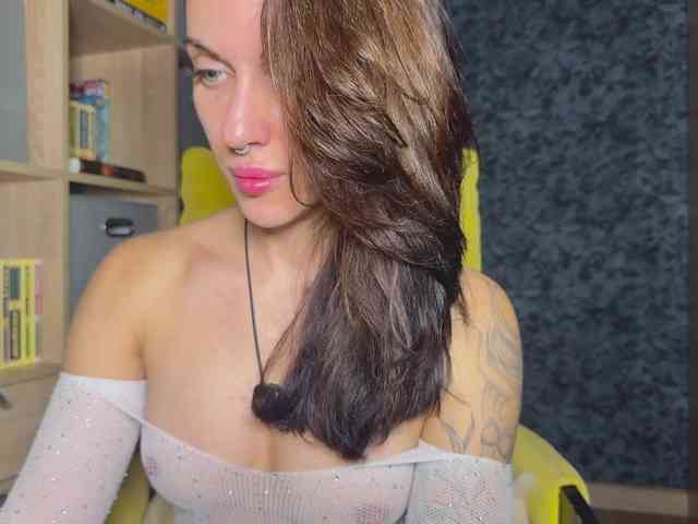 charmingaura1 webcam