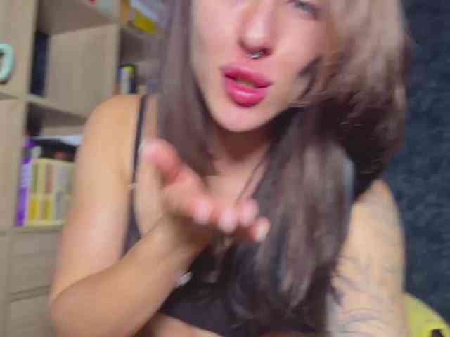 charmingaura1 webcam