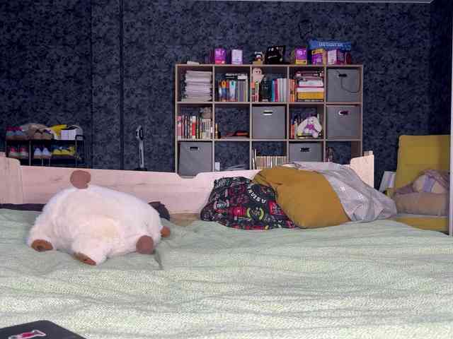 charmingaura1 webcam