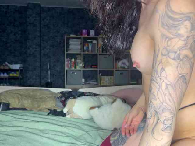 charmingaura1 webcam