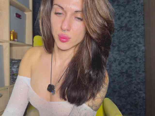 charmingaura1 webcam