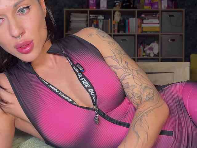 charmingaura1 webcam