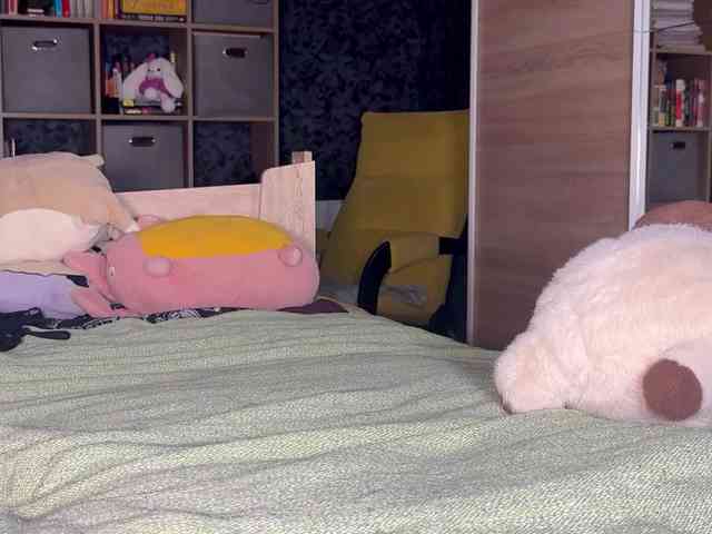 charmingaura1 webcam