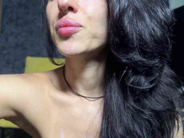 charmingaura1 webcam