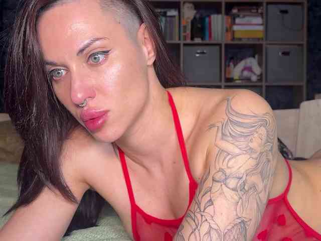 charmingaura1 webcam