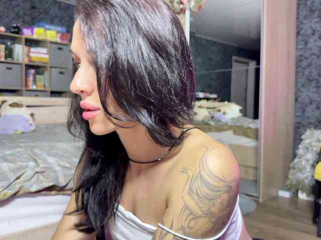 charmingaura1 webcam