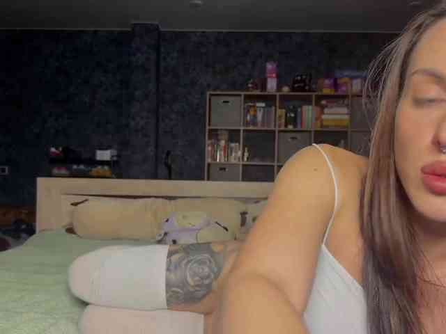 charmingaura1 webcam