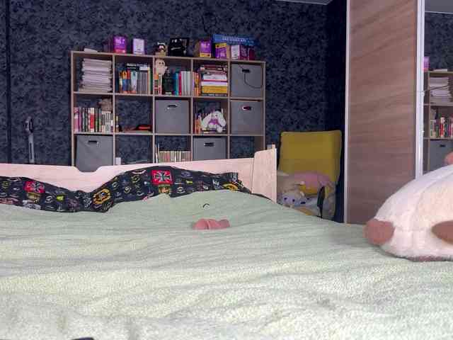 charmingaura1 webcam